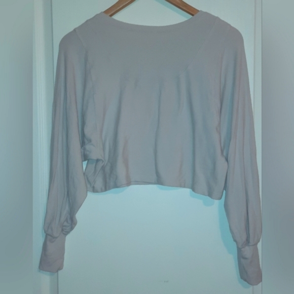 Cropped, long sleeve top - Picture 1 of 2